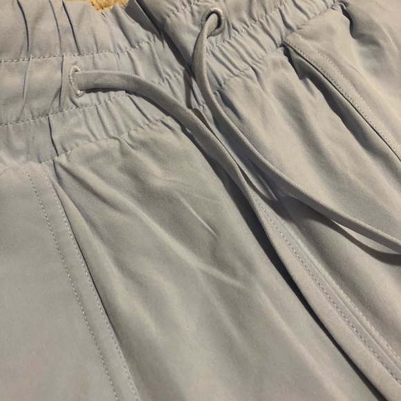 Lululemon BRAND NEW Beyond Studio Crop 25” Size 6 - Picture 5 of 8